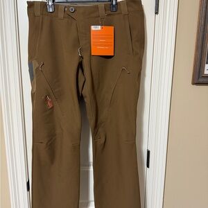 Sitka Dakota 38R